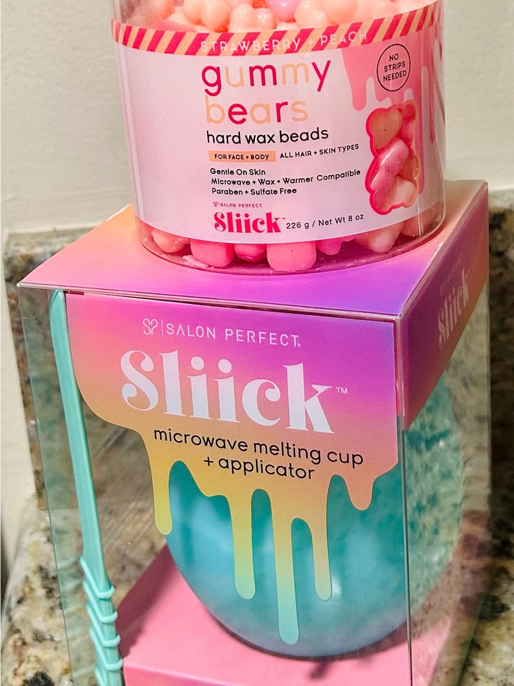 NIB Sliick Wax Set with Gummy Bear Peach Scented Beads and Reusable Melting Cup